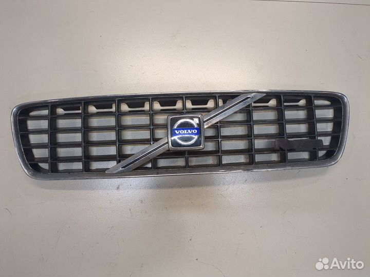 Решетка радиатора Volvo S60, 2004