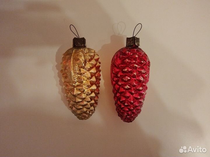 Елочная игрушка шишка