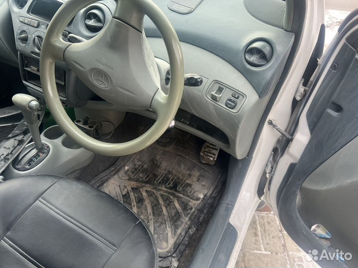 Toyota Vitz 1.0 AT, 2000, 290 000 км