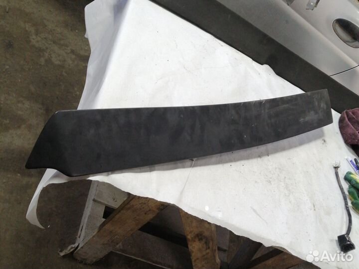 Спойлер крышки багажника golf 3