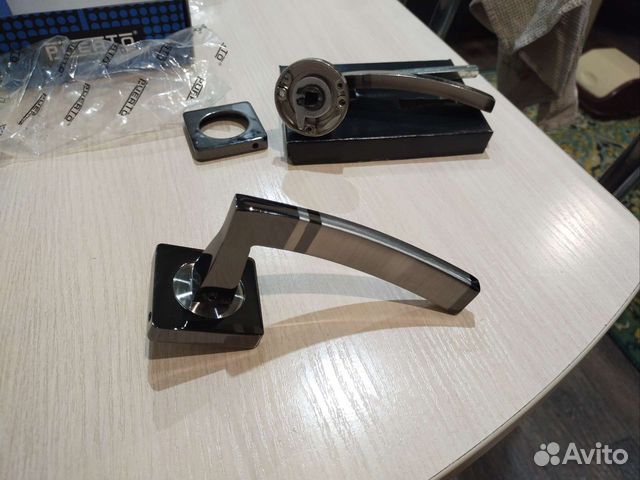 Дверная ручка межкомнатная