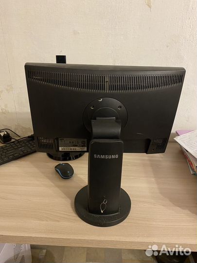 Монитор Samsung