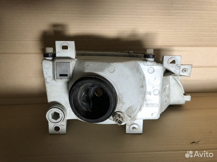Фара левая Ford Escord оригинал