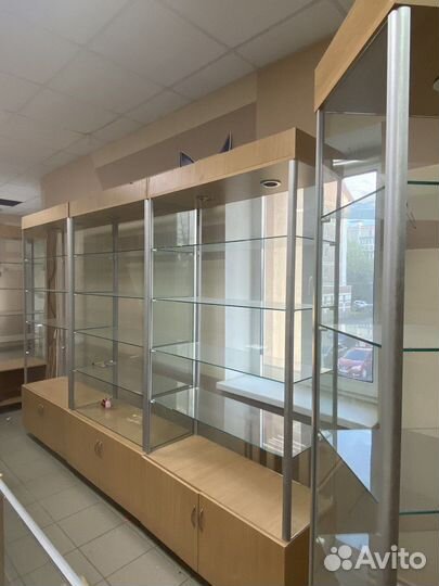 Стеклянная витрина
