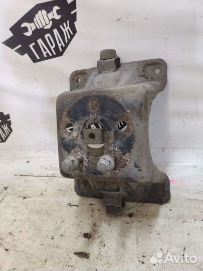 Крепление запаски Митсубиси паджеро ио