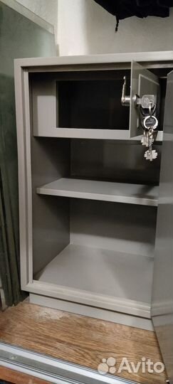 Сейф металлический