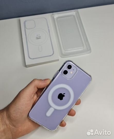 Прозрачный чехол на iPhone