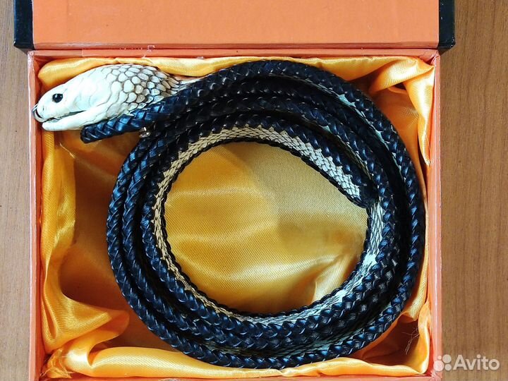 Ремень из кожи кобры