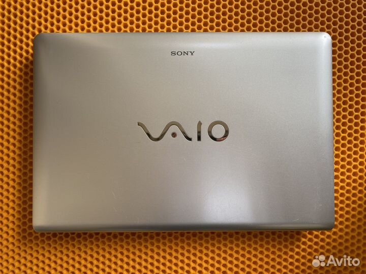 Ноутбук Sony Vaio PCG-61611v