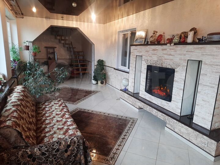 Коттедж 231 м² на участке 11 сот.