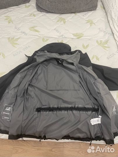 Cp company ветровка черная