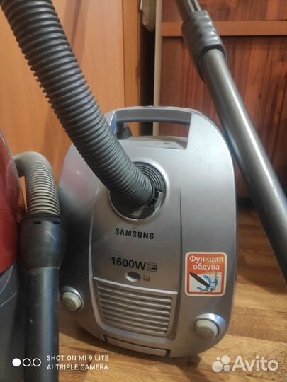 Продам телевизор бу рабочий и два пылесоса на з.ч