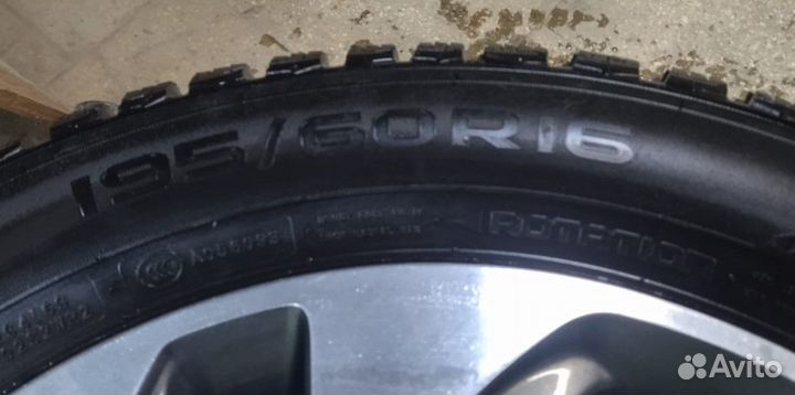 Nokian Tyres Hakkapeliitta 9 195/60 R16 60
