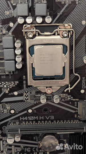 Материнская плата с процессором и памятью