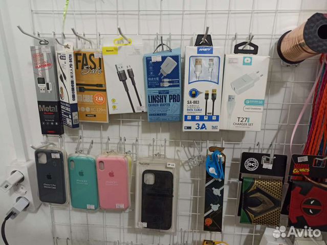 Чехлы и зарядное устройство