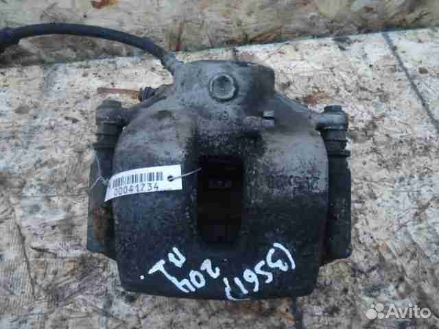 Суппорт передний левый Mercedes C-klasse W204