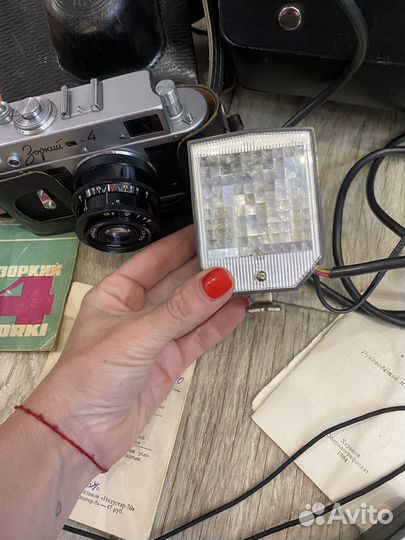 Фотоаппарат зоркий 4, фотовспышка луч-70