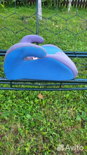 Детский бустер автомобильный