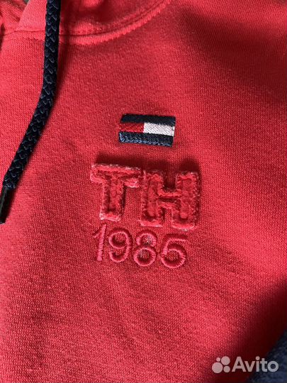 Продается свит-шот “Tommy Hilfiger”