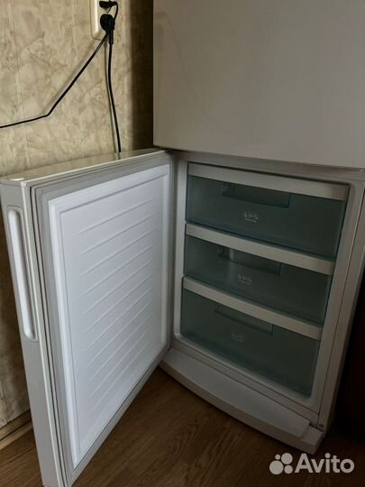 Холодильник daewoo