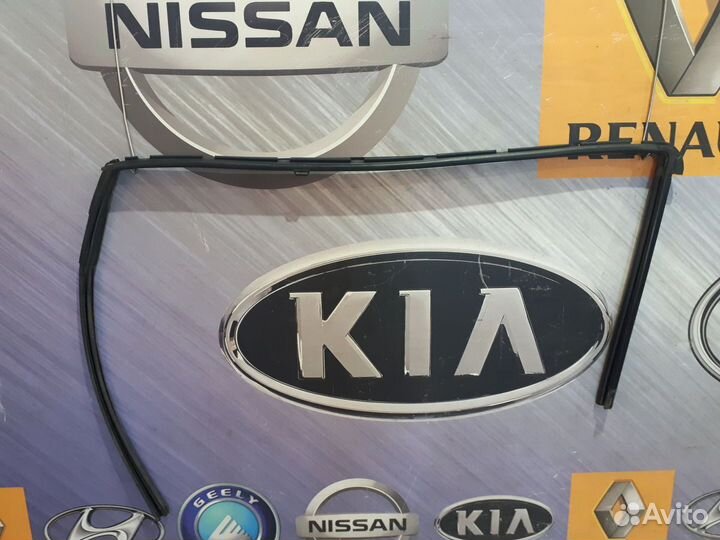 Уплотнитель перед проема стекла двери Nissan note