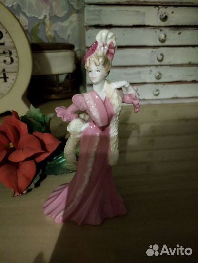 Статуэтка Coalport Lady Lilian
