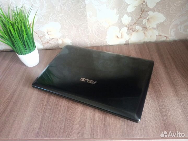 Ноутбук Asus i7