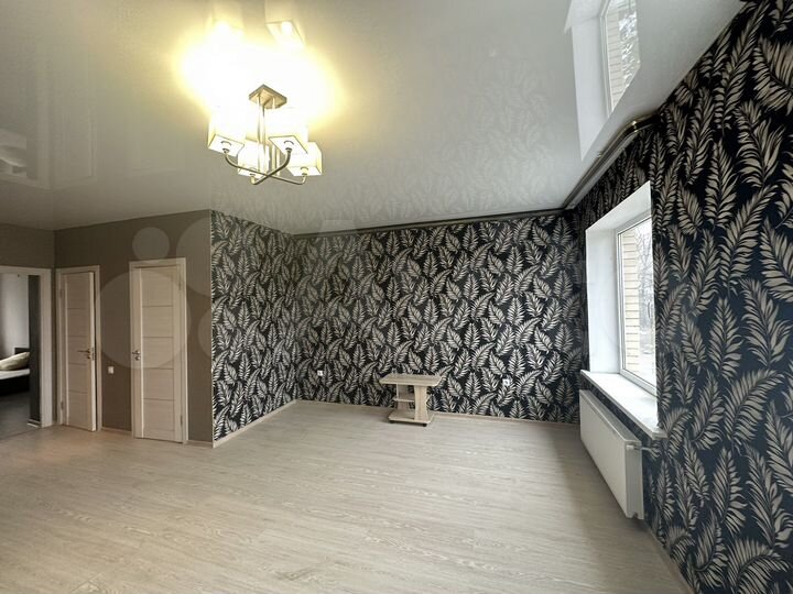 2-к. квартира, 61 м², 1/3 эт.