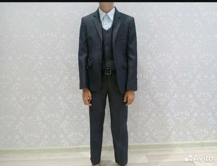 Школьный костюм для мальчика 122 серый