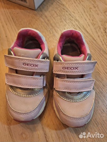 Кроссовки для девочки