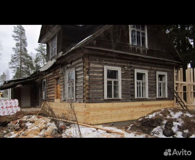 Строительная бригада плотники