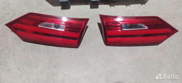 Задние фонари toyota corolla e180. И правую фару