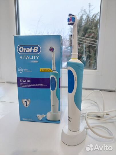 Электрическая зубная щетка Oral-B vitality 3Dwhite