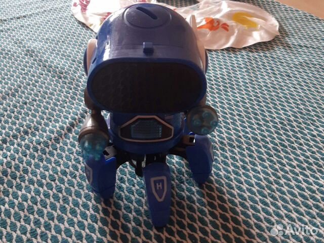 Танцующий робот