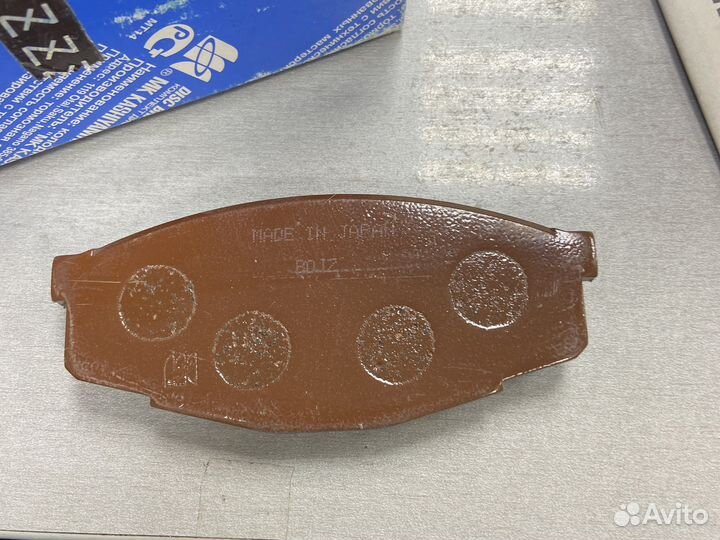 Передние тормозные колодки toyota Cressida X60