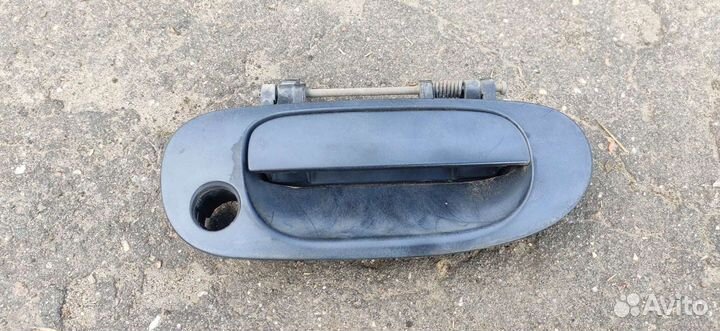 Ручка правой двери mitsubishi carisma