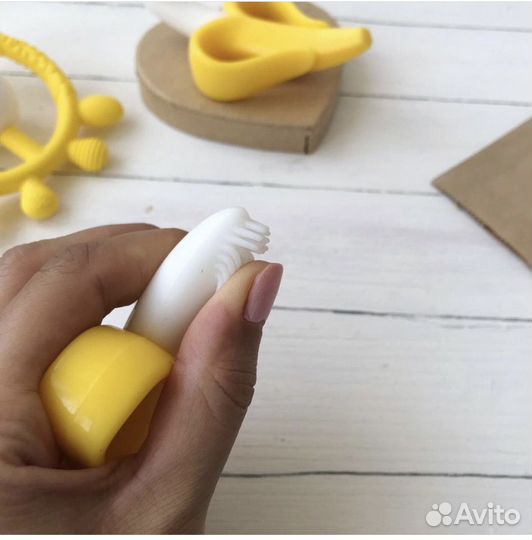 Щетка банан силиконовая