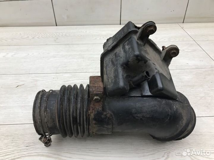 Патрубок воздушный Lexus Gs300 JZS160 2JZ-GE 2000