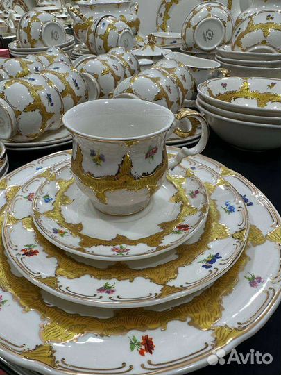 Чайно-столовой сервиз на 12 персон