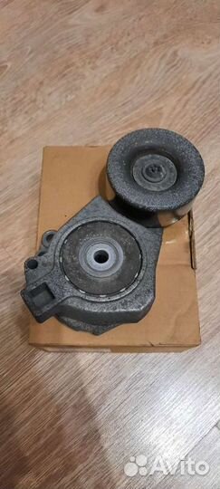 Натяжитель приводного ремня Mitsubishi Паджеро 4