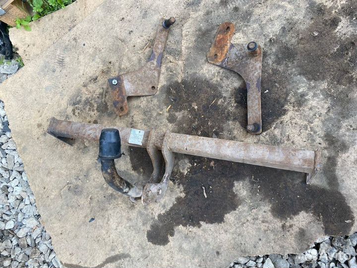 Сцепное устройство (фаркоп ) Renault Duster