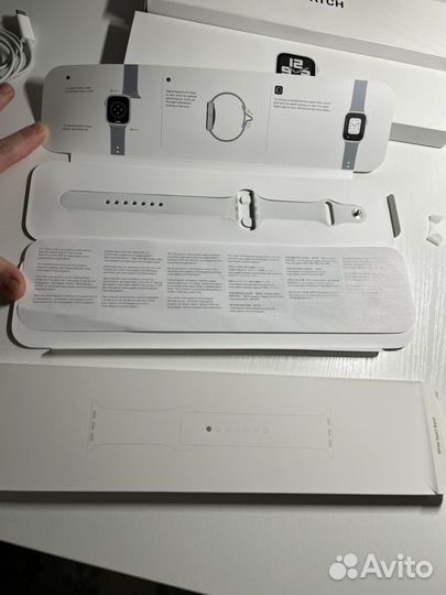 Apple Watch SE 44 мм (2-го поколения)