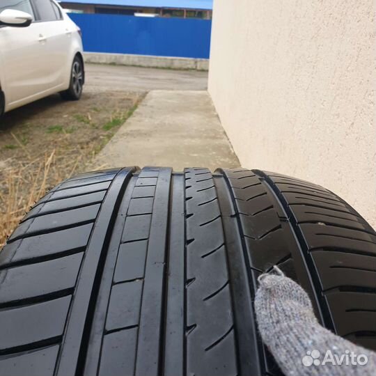 Winrun R330 255/40 R18