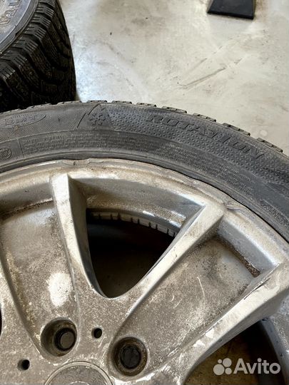 R18 Goodyear UltraGrip 500 255/55, PCD 5x120 DIA 74.1