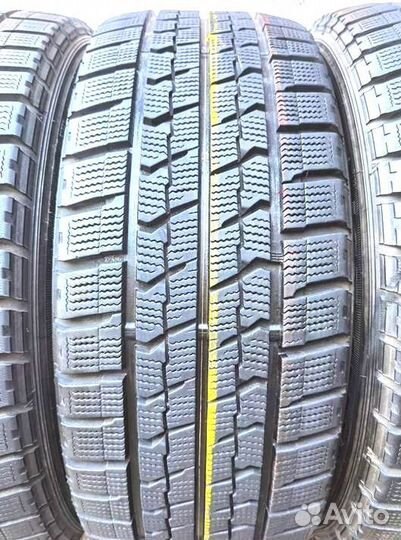 Goodyear Ice Navi Zea II 215/60 R17 94P