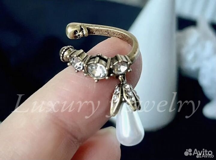 Серьга кафф Alexandr McQueen