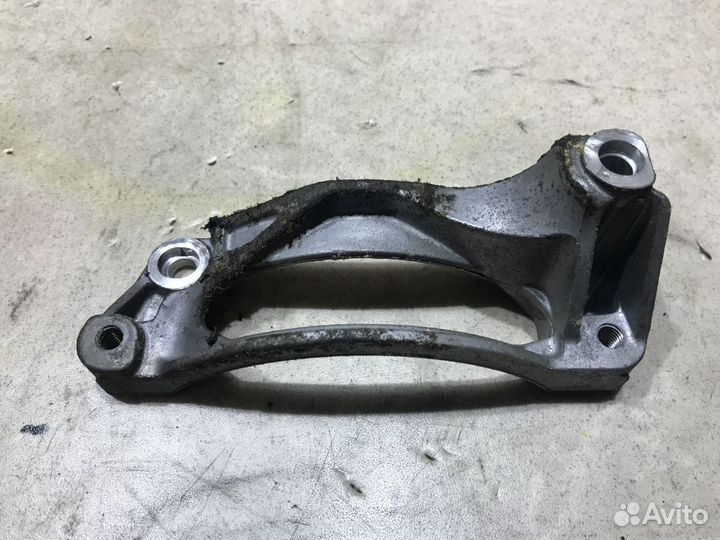 070260885A Кронштейн компрессора VW Touareg 1