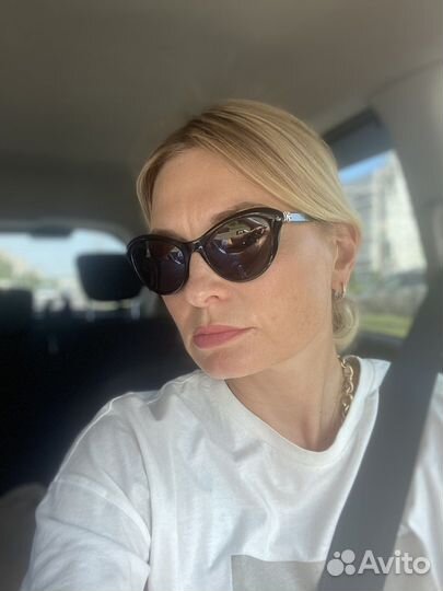 Солнцезащитные очки Love Moschino