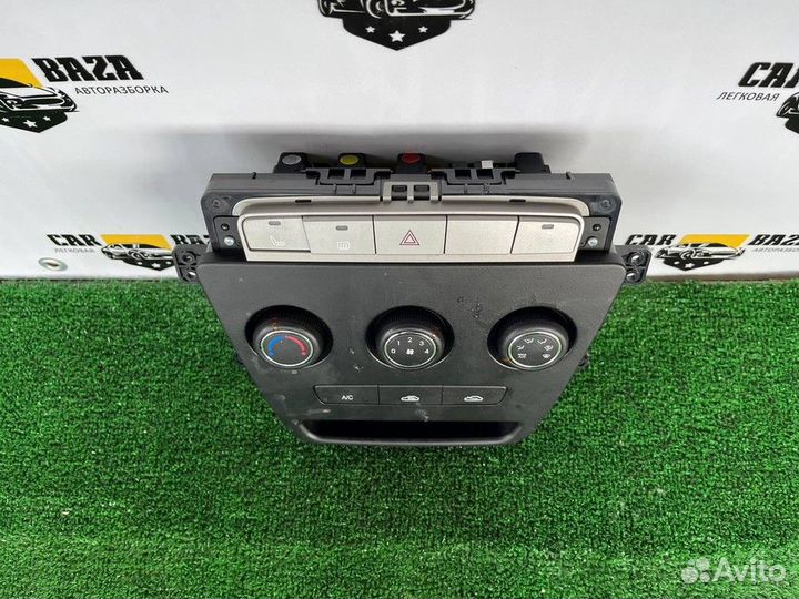 Блок управления климатом Geely Emgrand X7