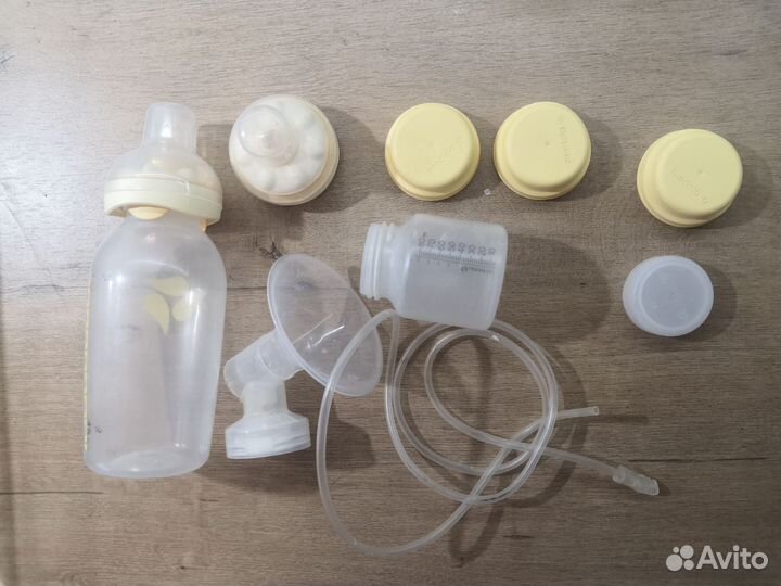Бутылочки и насадка на Молокоотсос электрический